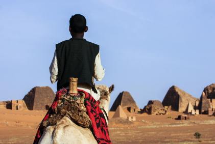 homme desert chameau monter